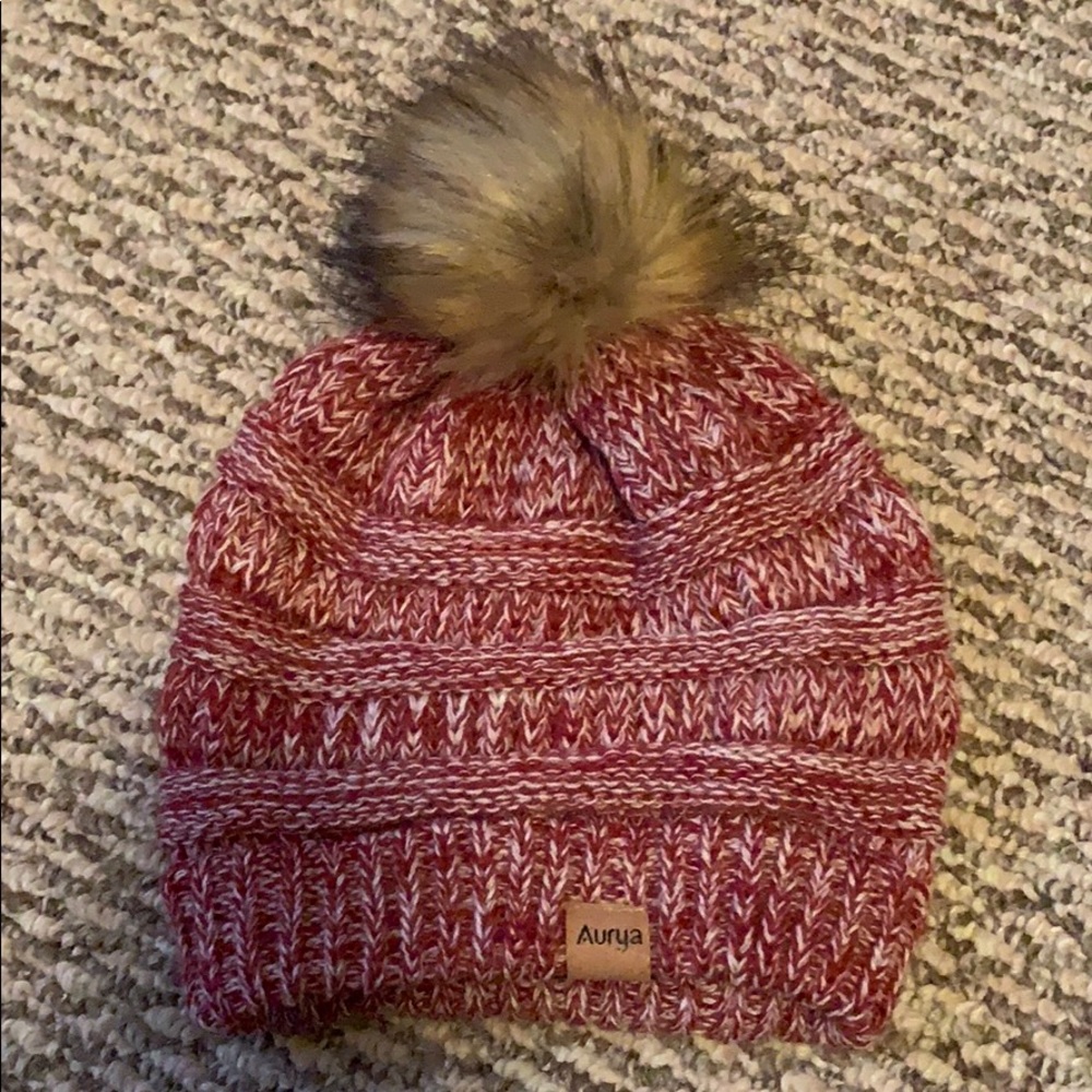 NWT Pom Pom knitted hat